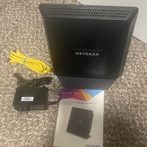 NETGEAR Model C6250 WI-FI Cable Modem Router with Accessories
